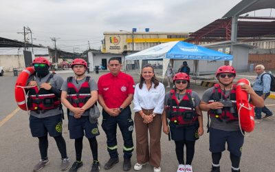 Preparados para el invierno, donación por parte de la Prefectura del Guayas