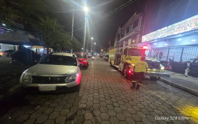 RESPETE LA SALIDA DE EMERGENCIA DE BOMBEROS